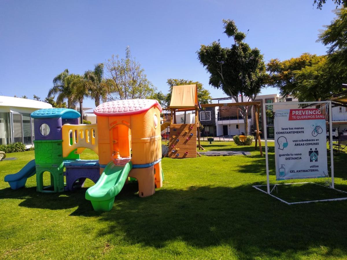 Habitacion Matrimonial Con Cama Y Sofa Para Cuatro Personas Tlaxcalancingo Luaran gambar