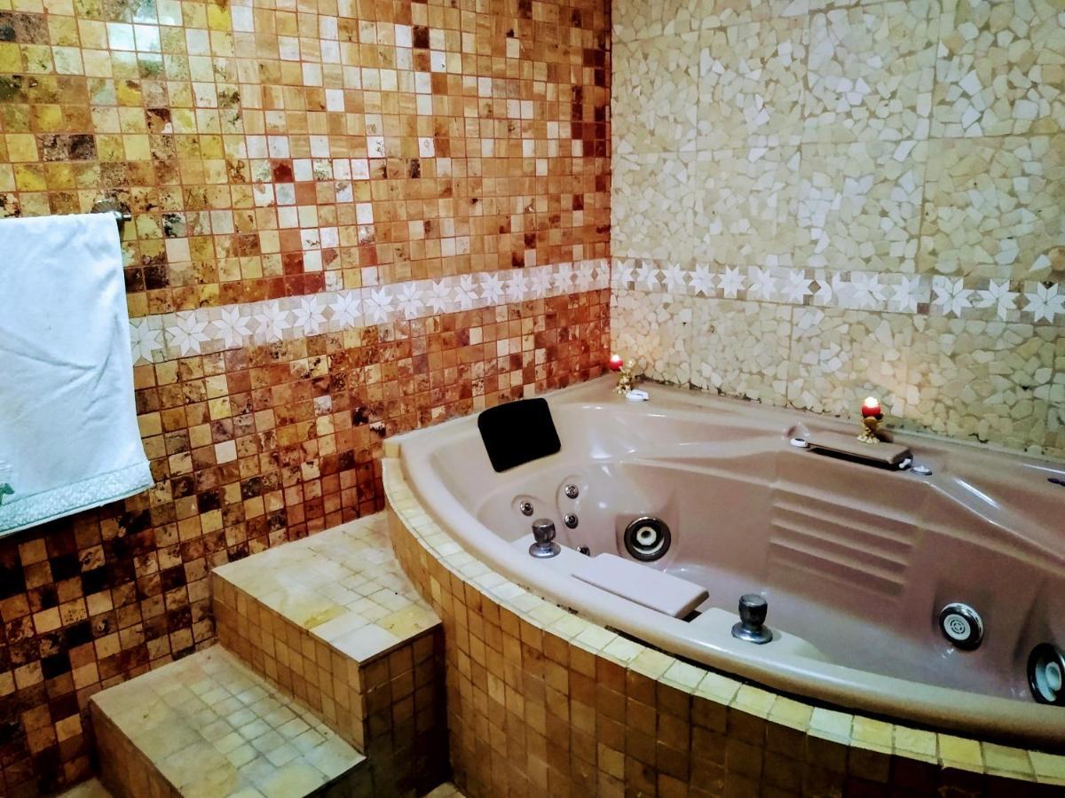 Habitacion Matrimonial Con Cama Y Sofa Para Cuatro Personas Tlaxcalancingo Luaran gambar